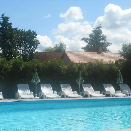 Ferienwohnung Mit Pool Direkt Am See 2 * Balatonmáriafürdő